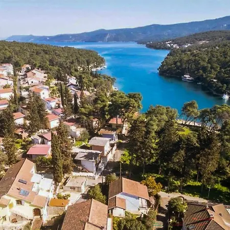 2 Bedroom Beautiful In Appartement