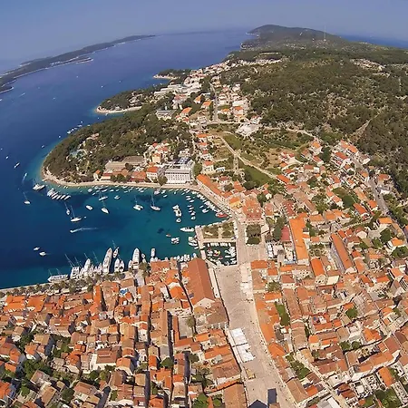 2 Bedroom Beautiful In Vrboska